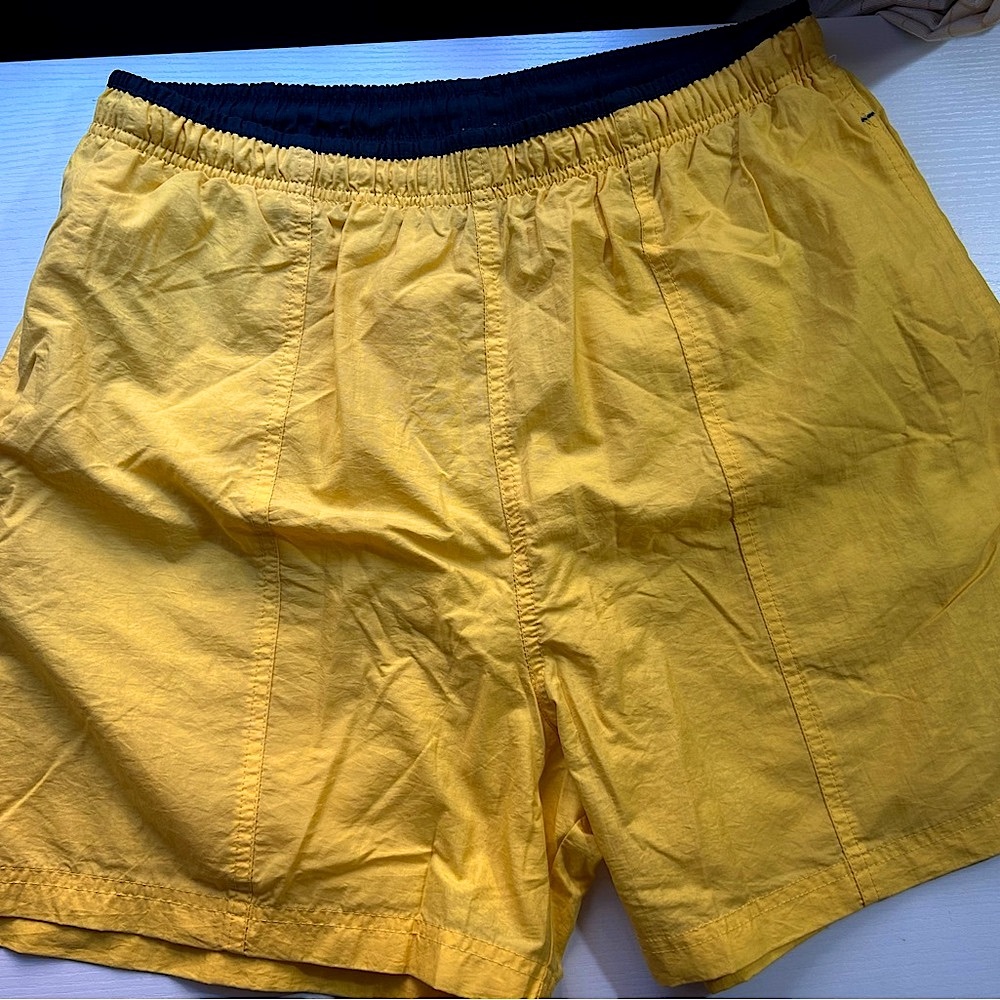 EUC Vibrant Yellow Men's Athletic Shorts mesh brief built-in 4 pockets size M